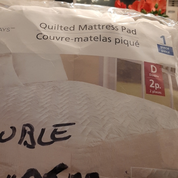 Bedding - Picture 5 of 6